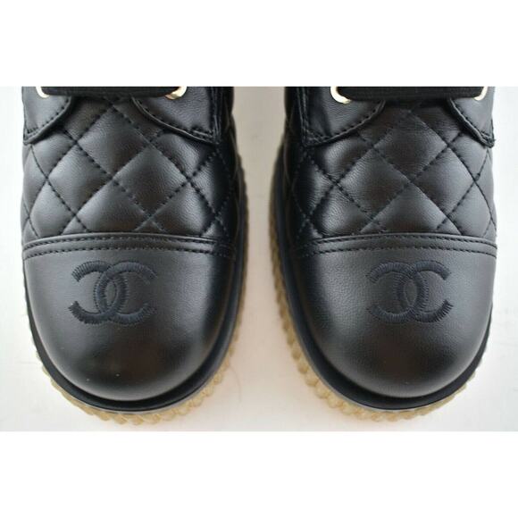 Chanel 20B Black Quilted CC Platform Combat Lace Up Ankle Short Moto Boot 37.5 - Picture 5 of 9